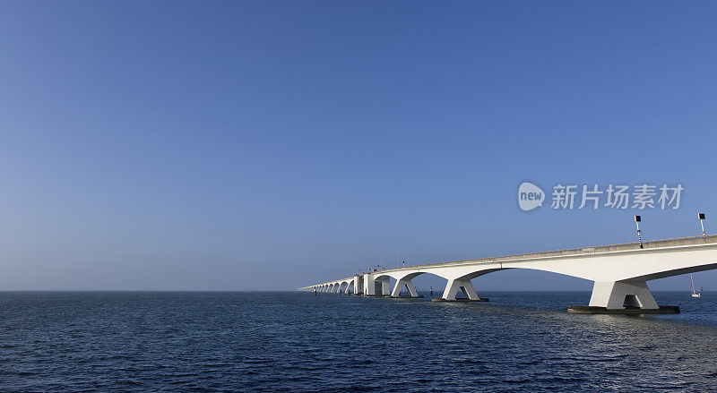 横跨东Scheldt, Zeelandbrug的Oosterschelde大桥